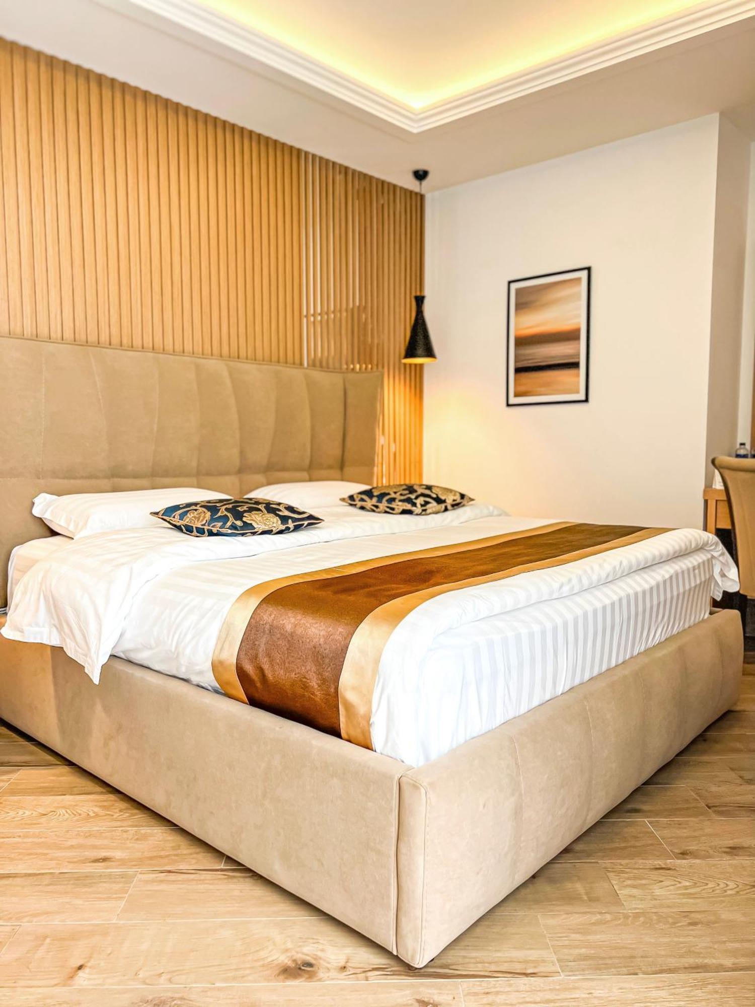 Fafa Aqua Blue Hotel Golem  Eksteriør billede