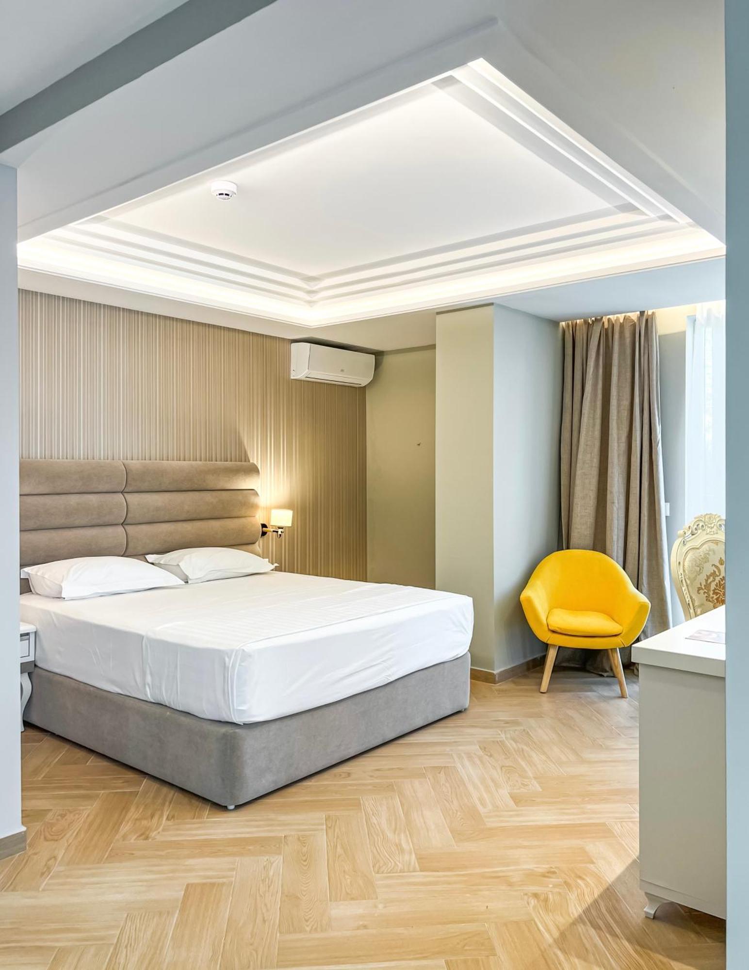 Fafa Aqua Blue Hotel Golem  Eksteriør billede